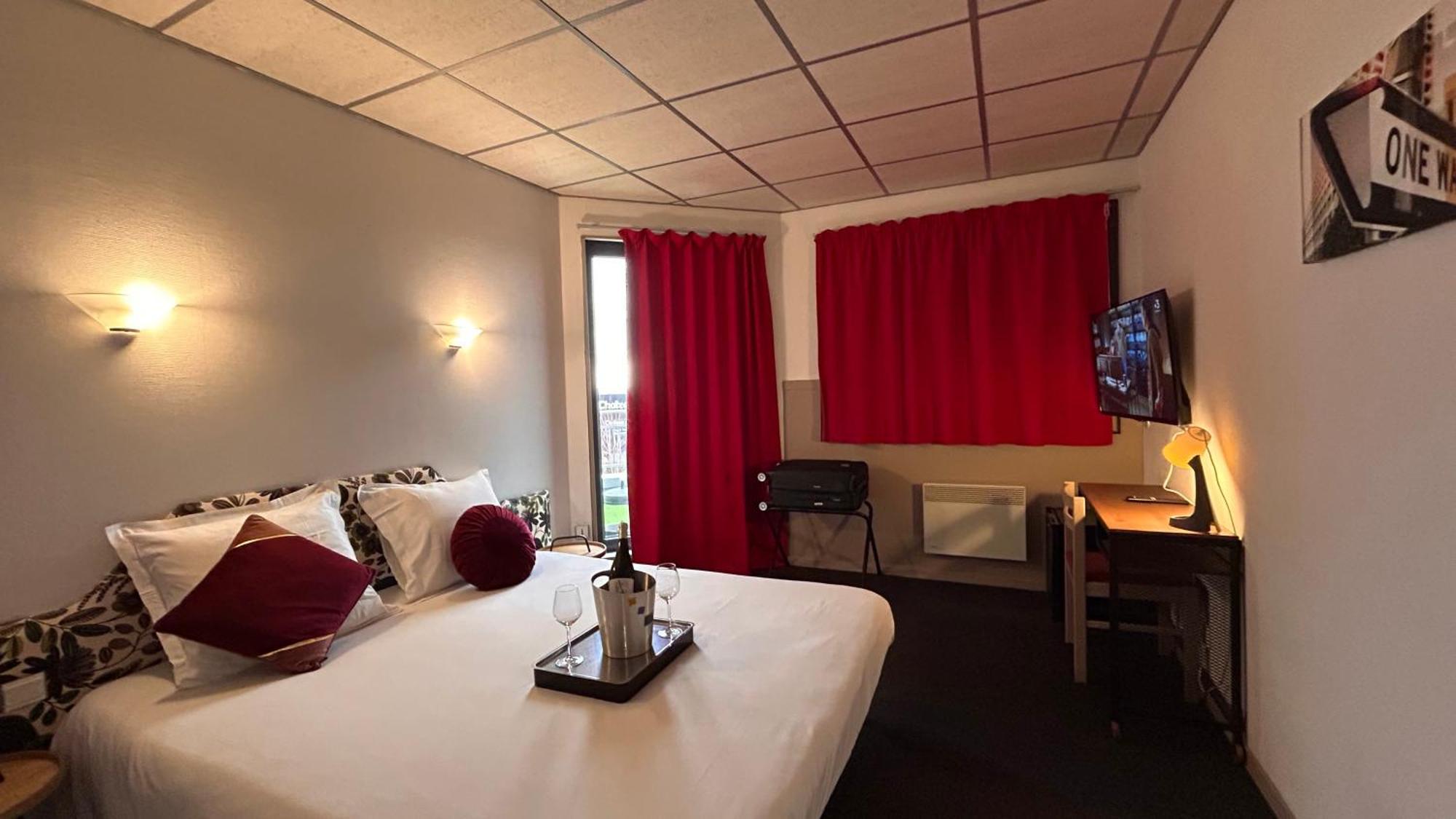 Fasthotel L'Eldorado Sébazac-Concourès Eksteriør billede