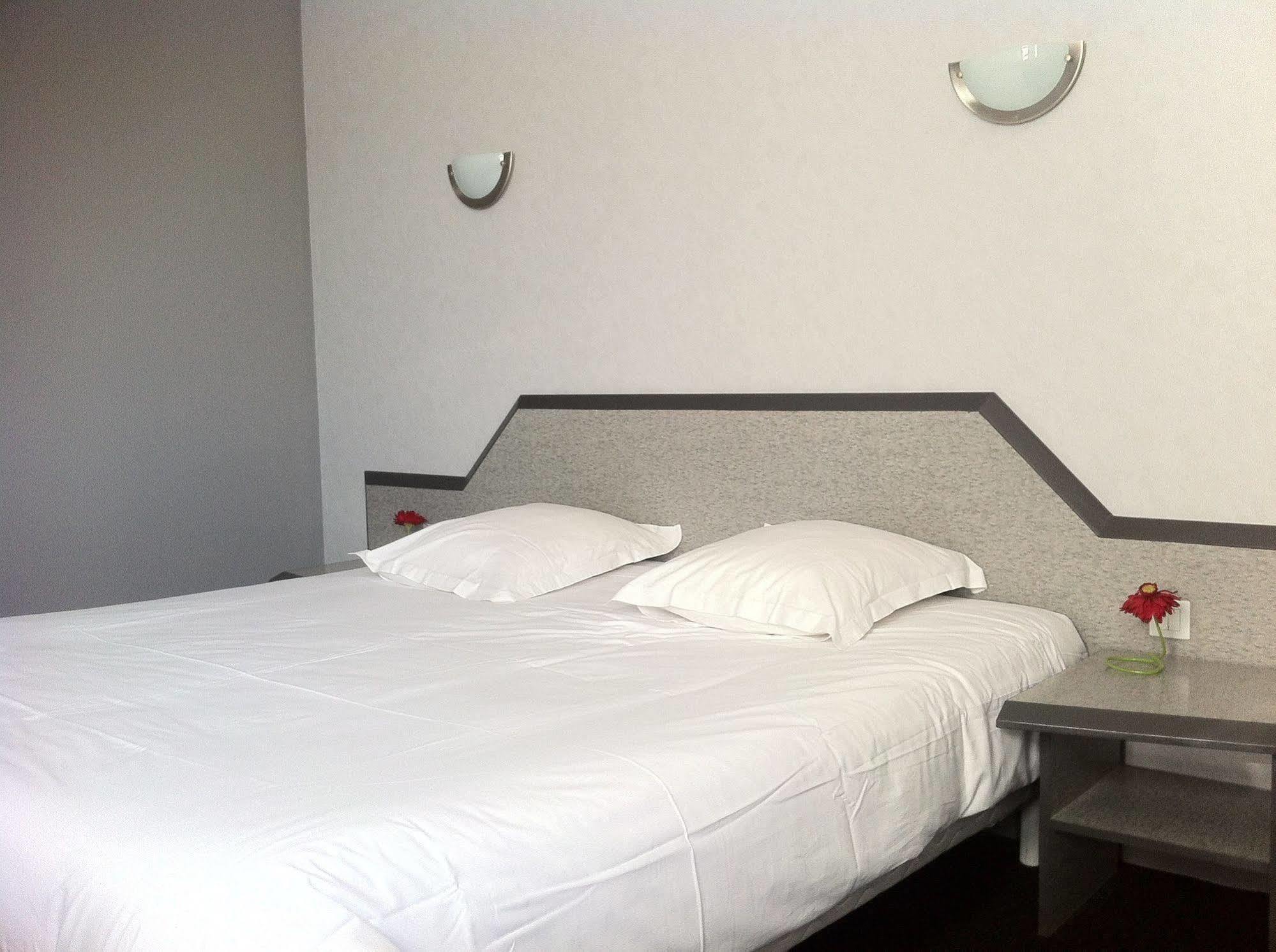 Fasthotel L'Eldorado Sébazac-Concourès Eksteriør billede